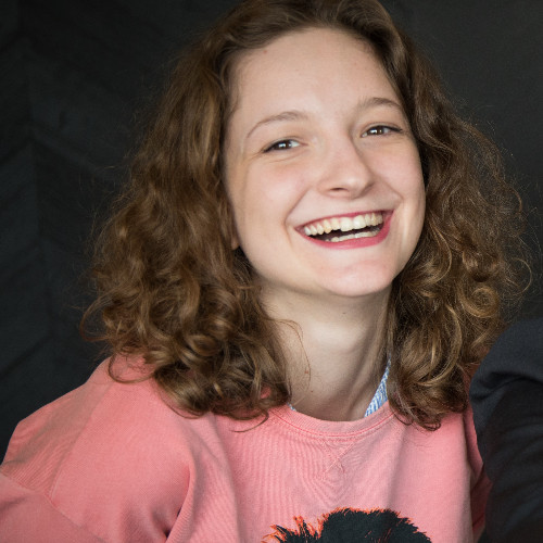 Marine ROULLIER Nos représentant fédé 100% handinamique - portrait de Marine ROULLIER