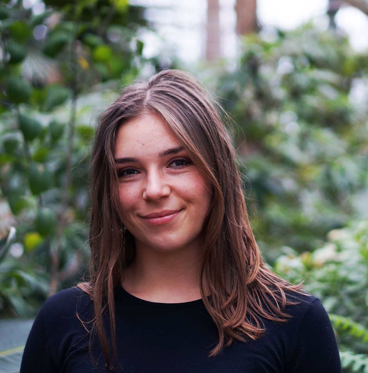 Flora MENARD Portrait